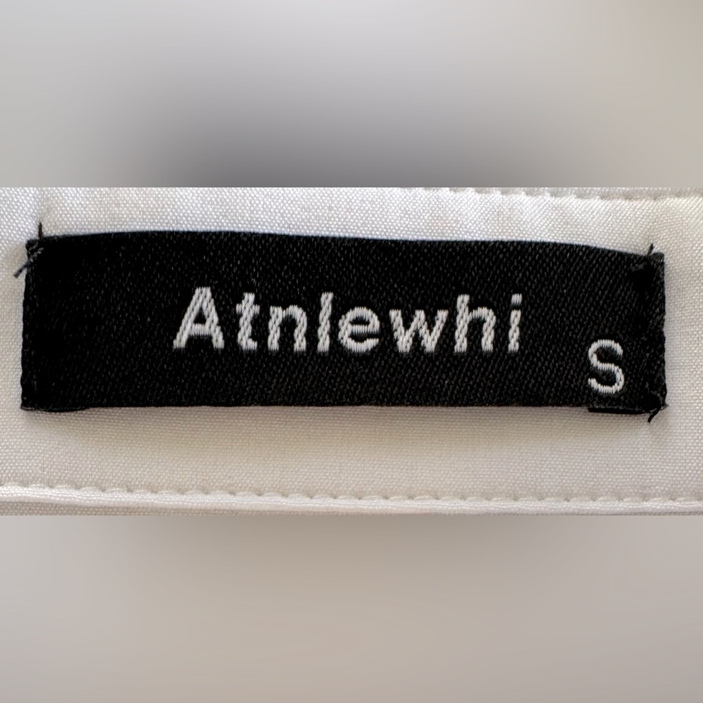 Women’s Atnlewhi Basic Button Down - Picture 4 of 4